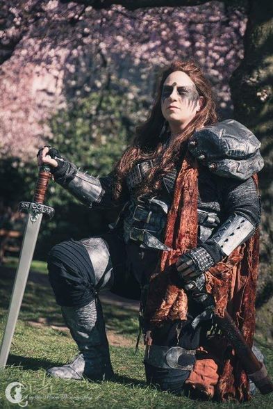 Willow cosplaying Lexa from CW's The 100, photo taken by Diana Scheel from Cat in the Moon Photography.